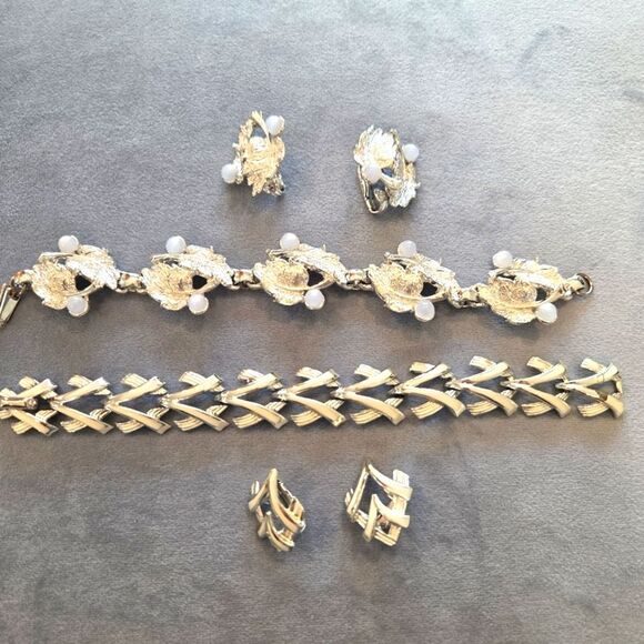 Vintage Silver Costume Jewelry Sets Bracelet and Clip On Earrings. - Picture 1 of 8